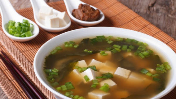 口腔溃疡吃什么好得快 8种食物帮你缓解溃疡